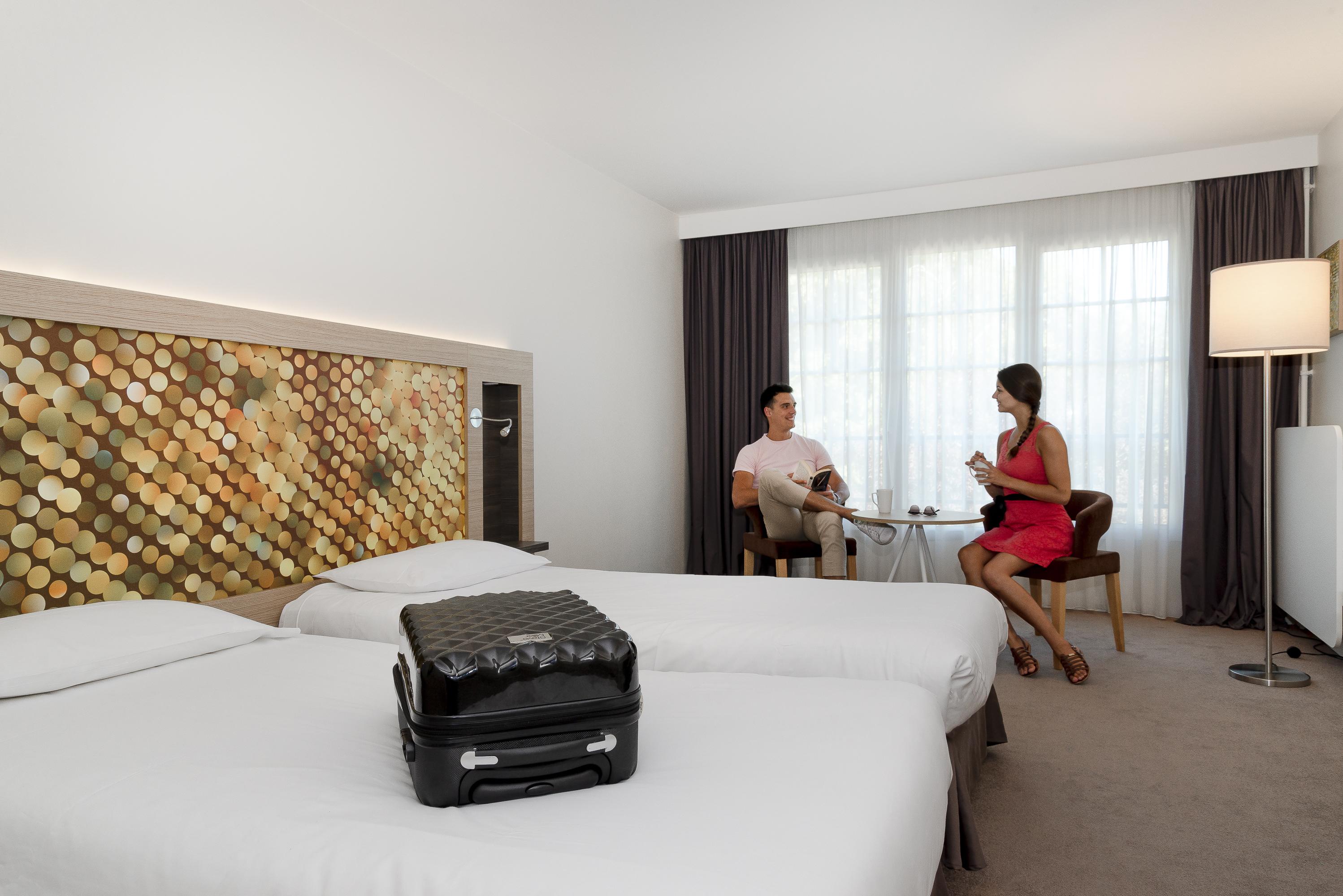 Hotel Du Parc อาร์เดอโล-ปลาจ ภายนอก รูปภาพ